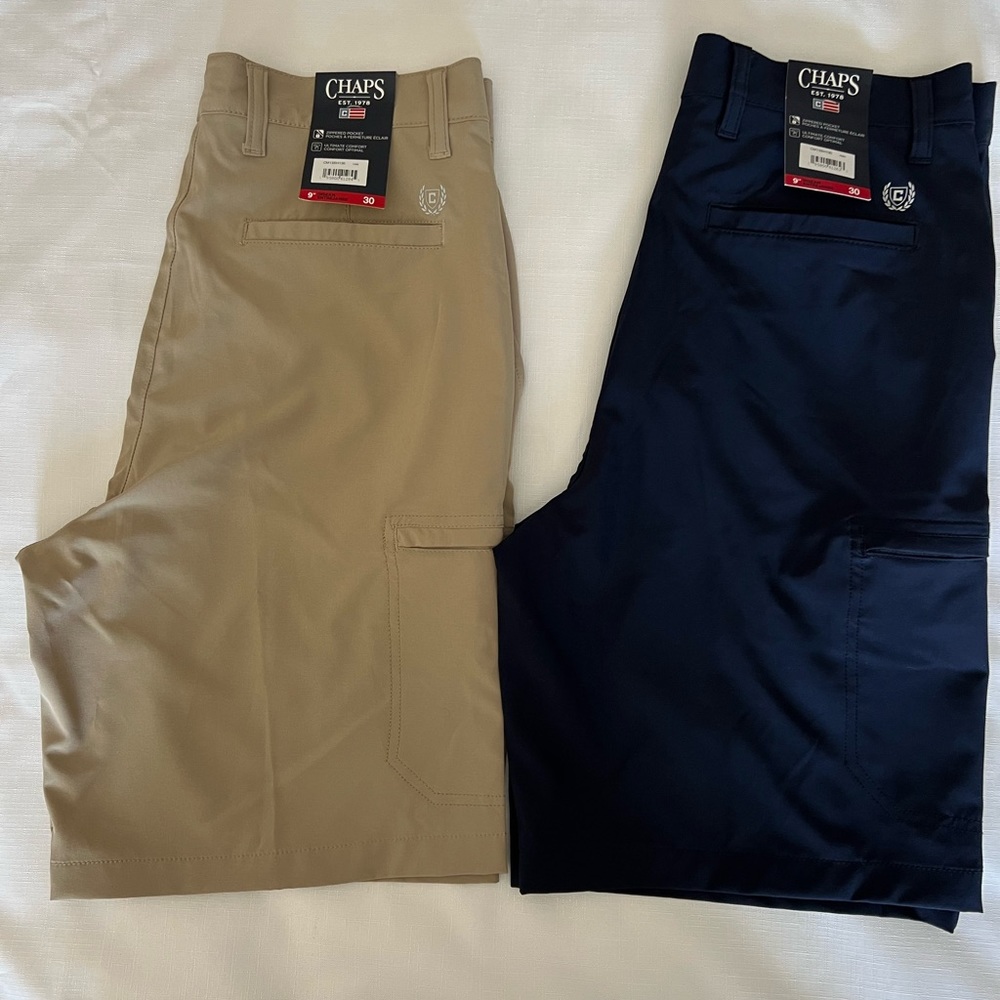 Bundle of 2 men’s Chaps casual/ golf shorts